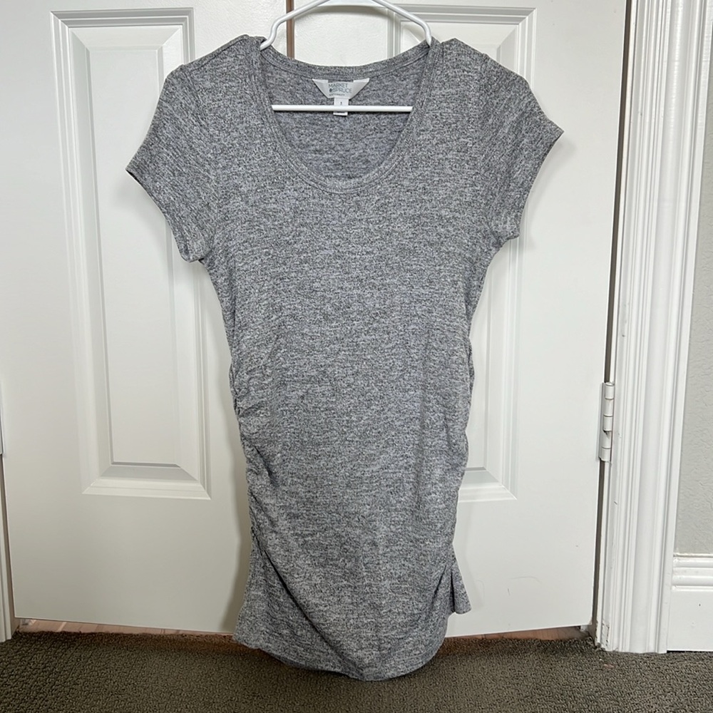 Market & Spruce Gray Maternity Top
